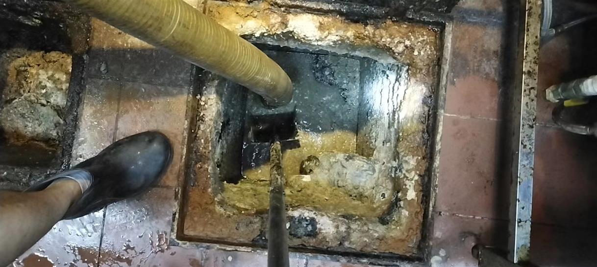 南海污水池清理一般都有毒气，怎么预防中毒呢？