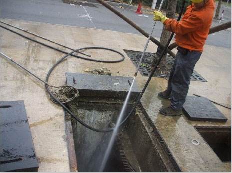 南海池底污泥如何清理